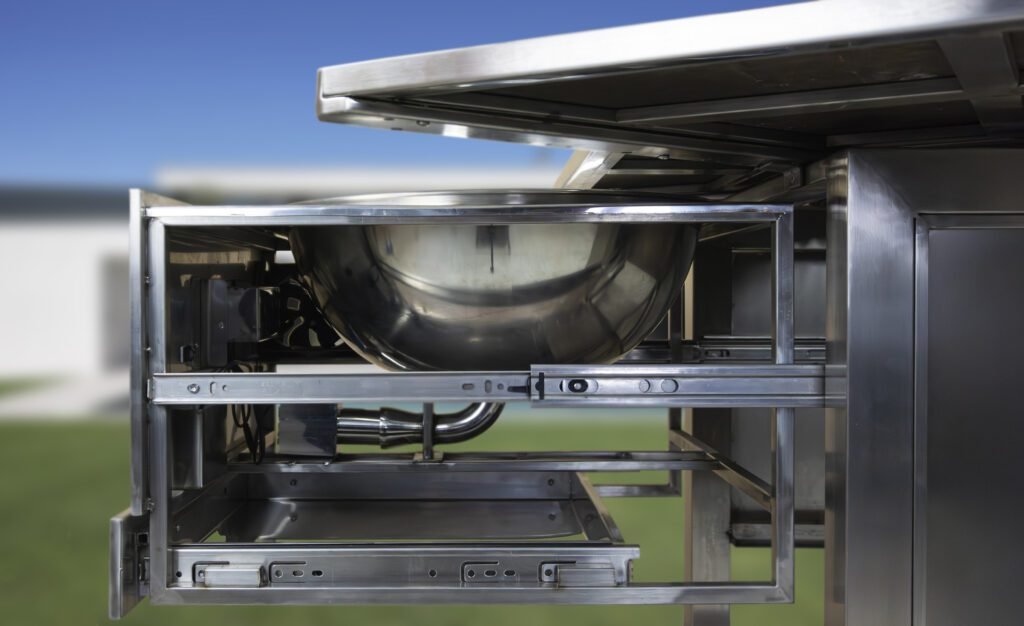 Interior con bolw en Barbacoa de carbón