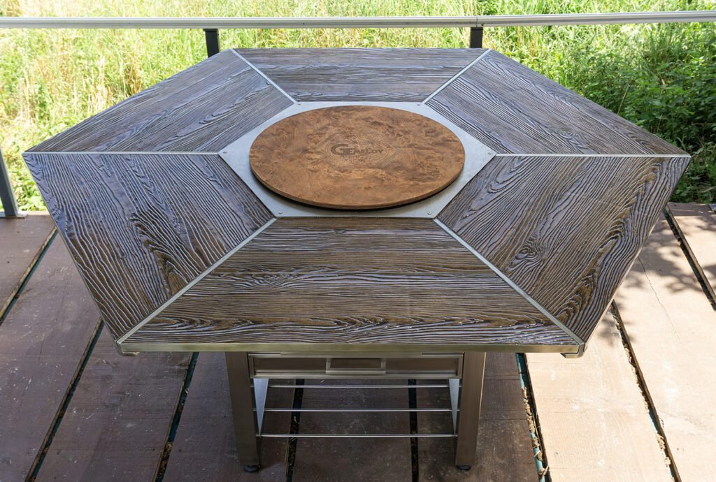 Mesa Barbacoa con la tapa puesta